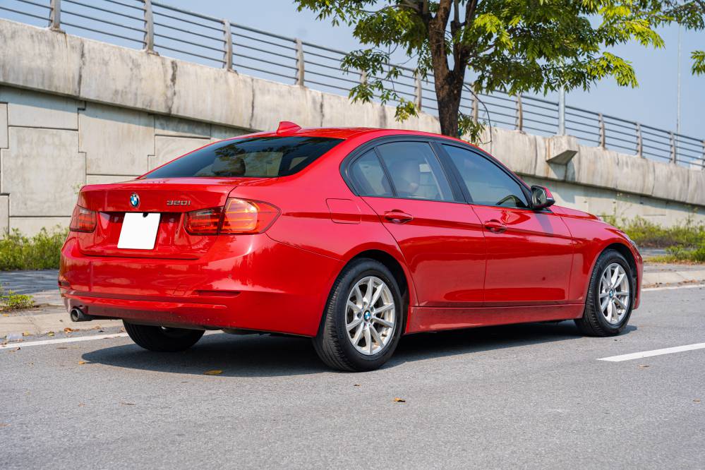 webmau16.com-BMW-320i-2013-Do-11